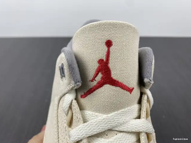 HYPE Jordan DH7139-100 Retro Muslin 3 Air 0521